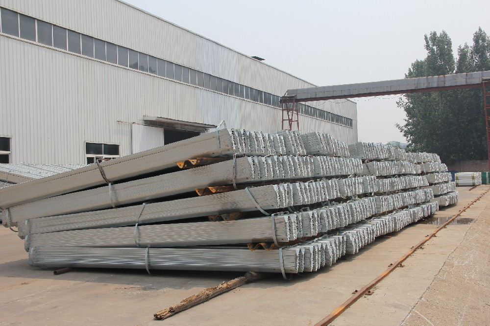 鍍鋅護(hù)欄板